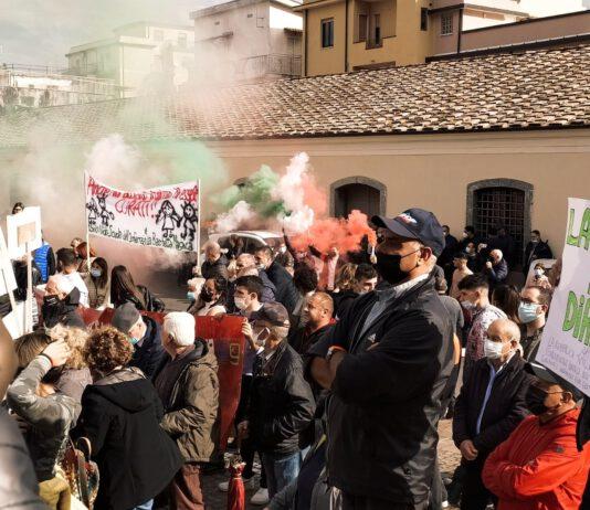 Manifestazione sanità a Gioia Tauro – Sindaco Alessio: “Settore sanitario distrutto e depredato”