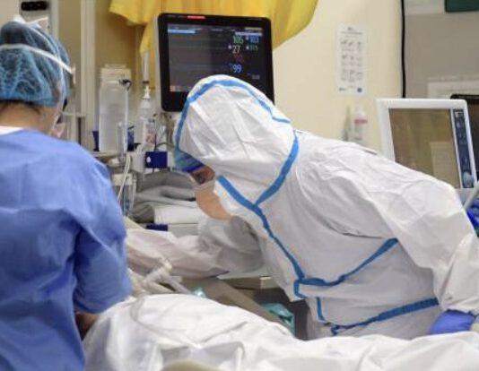 Riccardi (Simeu): “Reparti covid stanno tornando a riempirsi. In questo momento i ricoverati sono soprattutto under 50 non vaccinati”