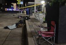 Usa, suv piomba su corteo natalizio: almeno cinque morti e 40 feriti