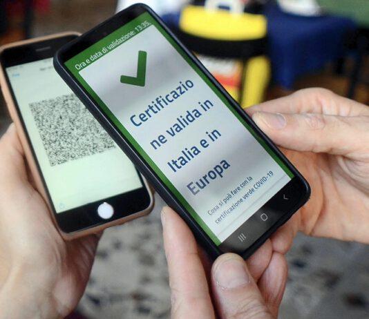 Covid: falsi green pass venduti a 300 euro, scatta blitz