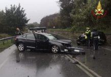 Incidente tra due auto – due feriti