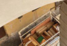 Professoressa 90enne lascia casa per problemi salute al ritorno la trova occupata