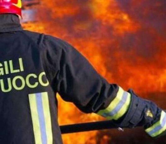 San Ferdinando – incendio nella notte nella tendopoli