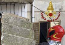 Crolla scala esterna palazzina – ferita una donna