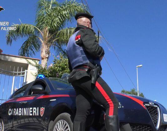 Spacciavano davanti scuola – arrestate 12 persone