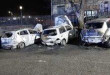 Quattro auto in fiamme nella notte