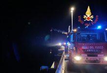 Incidente mortale in A2 – autocarro sfonda guardrail e precipita per 60 metri