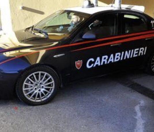 Accoltella i genitori alla gola – fermato 28enne