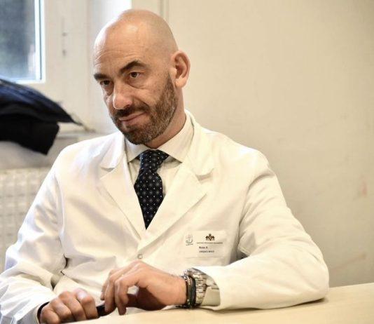 Bassetti: “Le mascherine all’aperto non servono più”