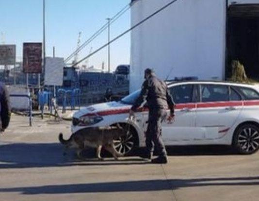 Droga in auto medica nel kit del pronto soccorso – denunciati due sanitari