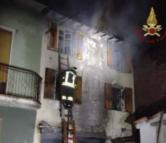 Incendio in abitazione: morti bimbi di 7 e 8 anni