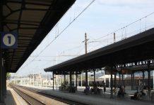 Giovane 19enne si suicida lanciandosi sotto treno su cui viaggiava la mamma