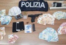Nascondeva pistola rubata e cocaina in negozio – arrestato