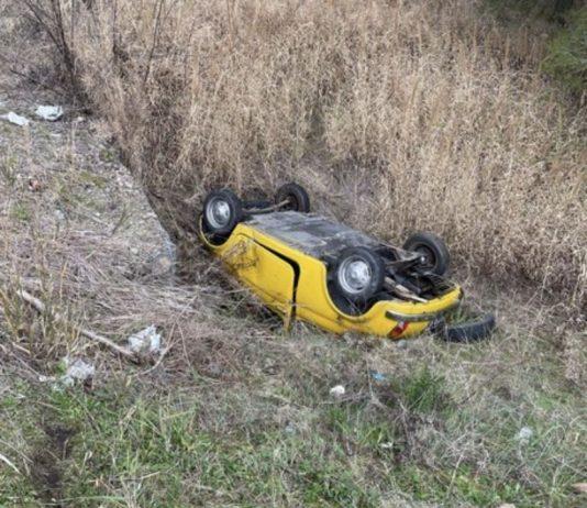 Incidente mortale – auto finisce in un fossato: perde la vita un 74enne