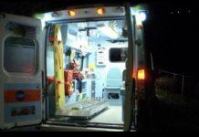 Fa retromarcia con auto – nonno investe nipotino di 2 anni