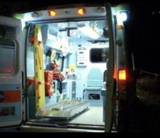Fa retromarcia con auto – nonno investe nipotino di 2 anni
