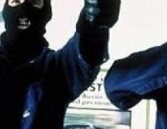 Rapina in una gioielleria – indagano carabinieri