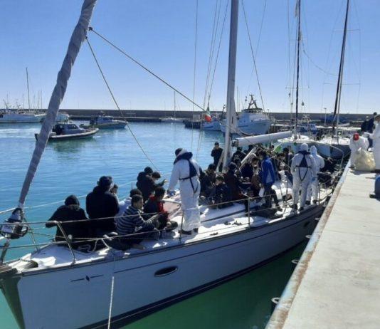 Sbarco migranti a Roccella – arrivati in 104