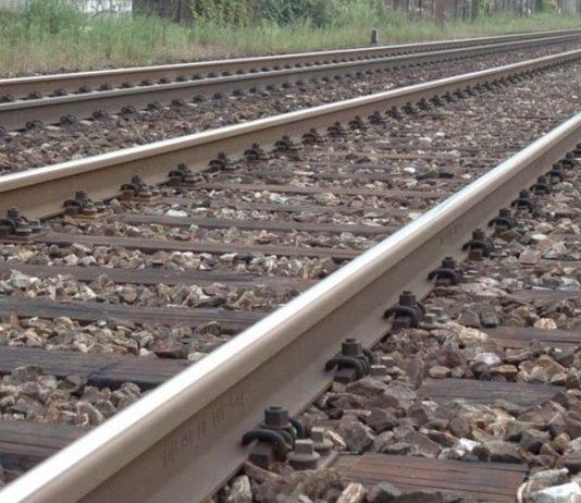 Calabria – raccoglieva legna vicino binari: 81enne muore travolto da treno