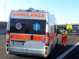 Incidente sulla Jonio-Tirreno: tre persone morte e una ferita, strada chiusa verso Rosarno Ambulanza autostrada