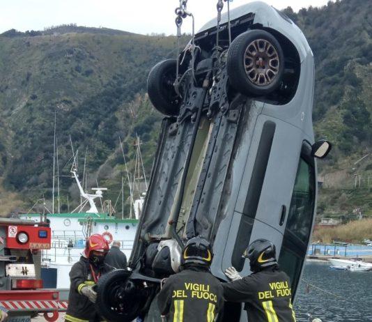 Bagnara – tragico incidente: anziano finisce in mare con auto, deceduto