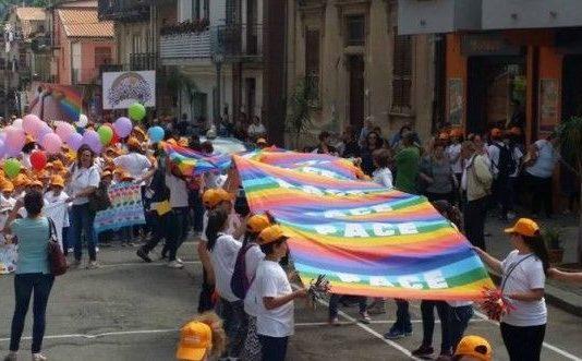 A Cinquefrondi si organizza una grande marcia per la pace
