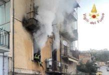 Incendio in abitazione – tratta in salvo una persona