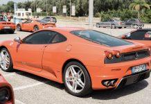 Grande successo al Porto degli Ulivi per TOUR ROSSO 22: le Ferrari promuovono il corretto uso dei parcheggi