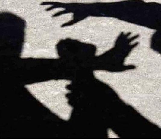 Picchia moglie incinta e minaccia di ucciderla con motosega – arrestato