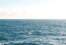 Salva bambini in mare e muore poco dopo