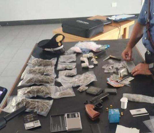 Armi e droga in casa: arrestato 47enne