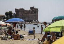 Tragedia in mare, bimbo di 2 anni e mezzo annega a Santa Severa: inutili i soccorsi