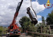 Calabria- auto finisce in torrente: morto 18enne