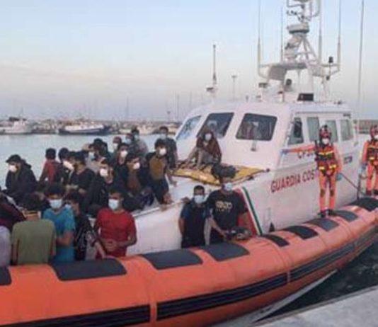 Saccomanno (Lega) – Assalto alla Calabria. Ancora uno sbarco! Oltre 40.000 migranti nel 2022