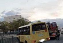 Reggio Calabria – Scuolabus finisce fuori strada rischiando di precipitare in torrente