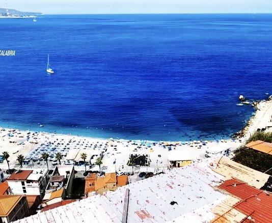 Scilla, “la ‘ndrangheta gestiva le concessioni dei lidi”. Misure cautelari per 22 persone. La Cgil e la Filcams Reggio Calabria – Locri esprimono plauso per il lavoro svolto dalle forze dell’ordine e l’urgenza di un’azione concertata per liberare il mondo del lavoro e degli enti pubblici dalle infiltrazioni mafiose.