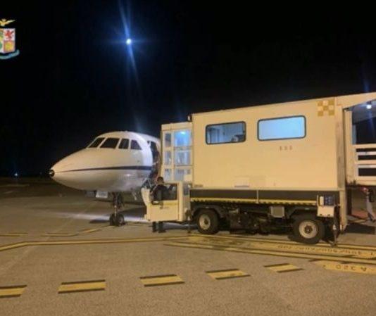 Bimbo calabrese di 11 mesi trasportato a Roma con volo aeronautica