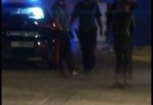 Rosarno -30enne inveisce contro agenti, calci e pugni ad auto in Piazza Valarioti