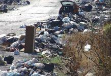 Scarica rifiuti su suolo pubblico più di 60 volte: denunciato 41enne