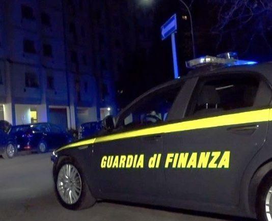 Guardia Finanza sequestra 40mila prodotti natalizi non sicuri