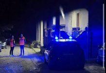 Uccide la madre e chiama carabinieri: “Ho ammazzato mia mamma, venite”