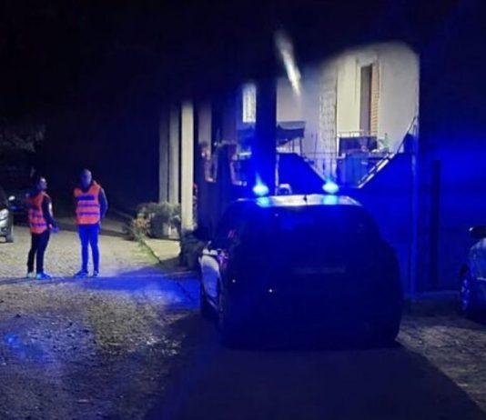 Uccide la madre e chiama carabinieri: “Ho ammazzato mia mamma, venite”