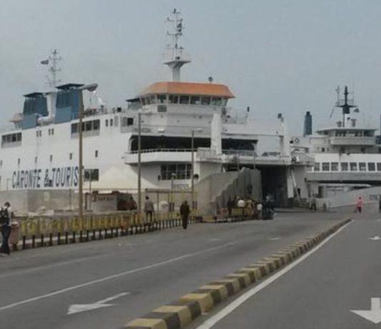 Fermato agli imbarcaderi di Villa San Giovanni con cocaina in auto: arrestato 23enne