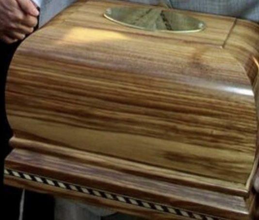 Urna con resti rubata durante trasloco – ladro si pente e la restituisce