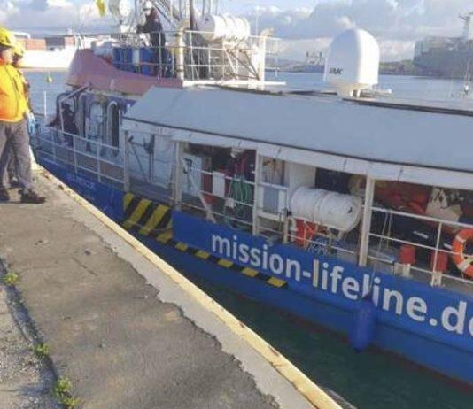 Attraccata al porto di Gioia Tauro nave con 27 migranti siriani