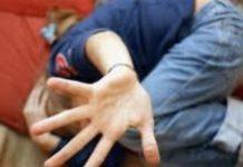 Bimbo di 4 anni picchiato e bruciato con sigarette – indagata la madre