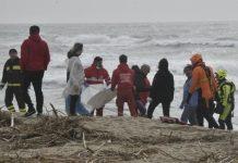 Naufragio migranti: in carcere i due scafisti, un terzo è minorenne