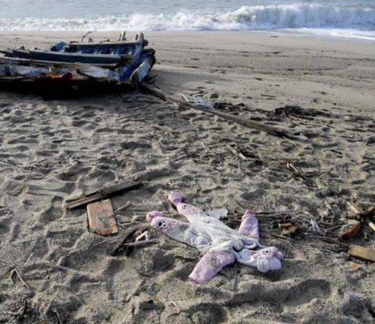 Naufragio migranti: trovato corpo di un bambino