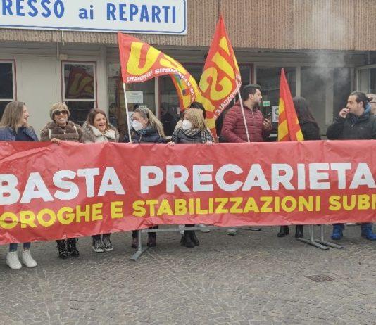 Presidio davanti al GOM per denunciare grave situazione precarietà personale sanitario