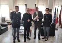 Polizia di Stato di Reggio: Consegnato all’Arcivescovo di Reggio Calabria l’olio del ‘Giardino della Memoria’ di Capaci